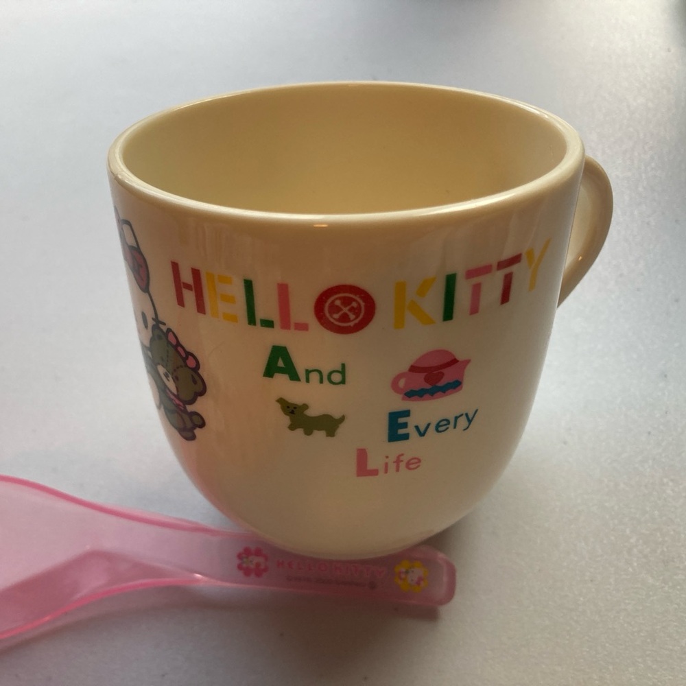 Hello Kitty Dishes - Picture 10 of 14